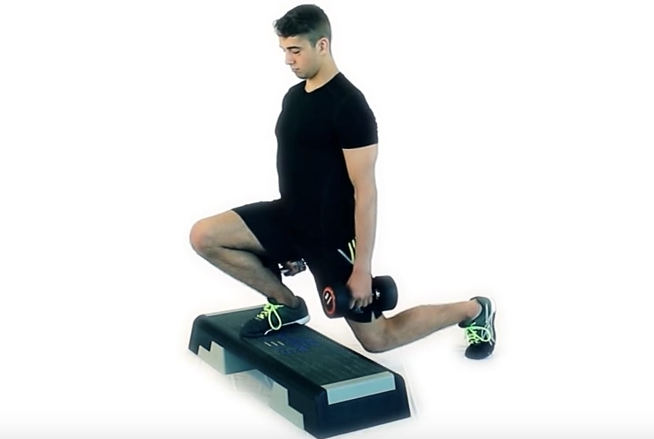 Verschillende oefeningen op de fitness step